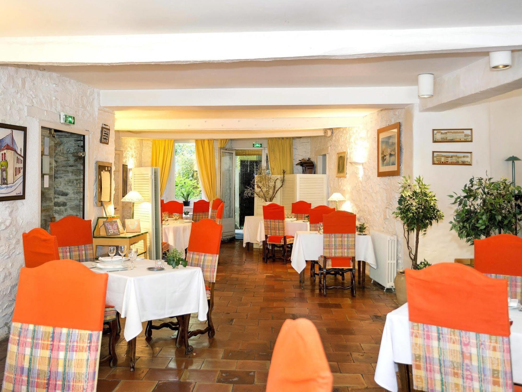 Logis Hotels - Hotel Restaurant Du Midi Revel  Exteriör bild